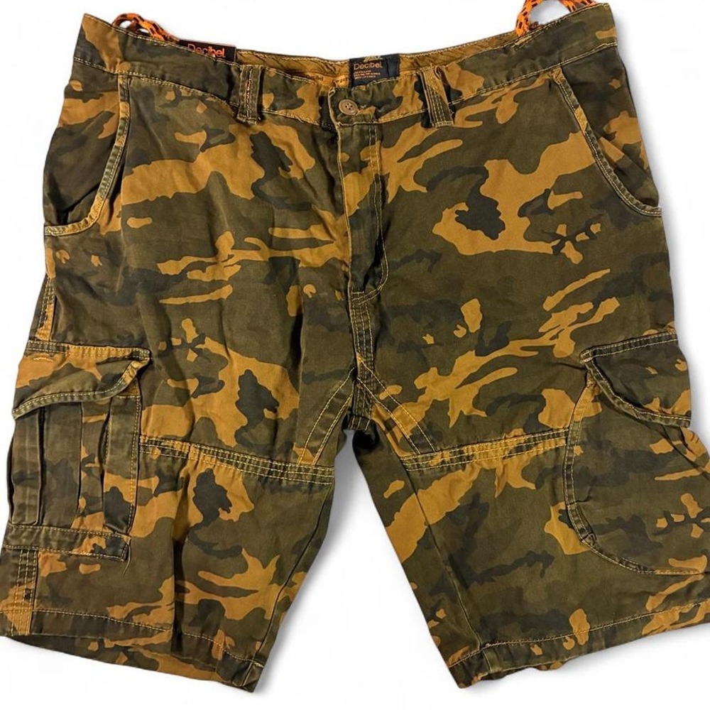 NWT Decibel Camo Cargo Shorts. Camouflage pattern, cargo style, utility shorts.